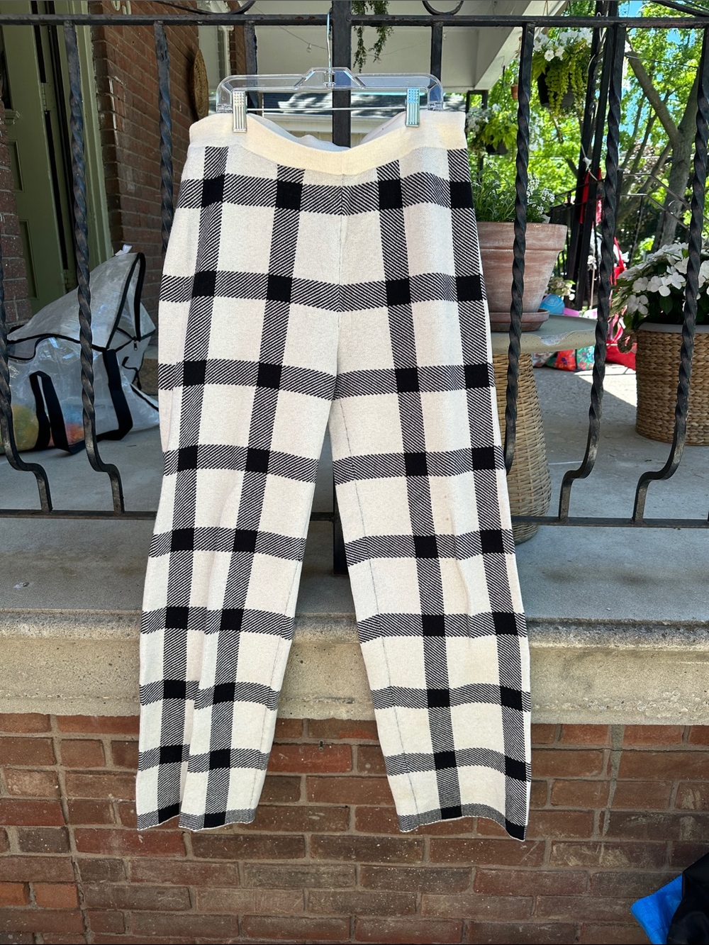 Vero Moda Black and Cream Knit pants